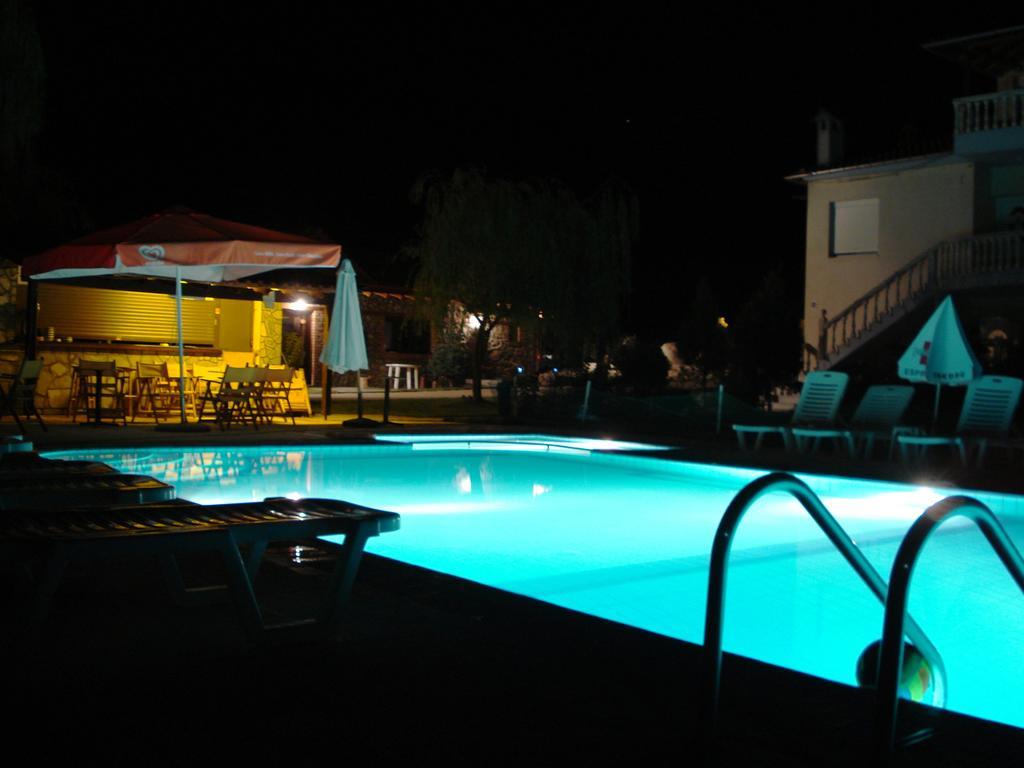 Villa Platythea Platy  Buitenkant foto
